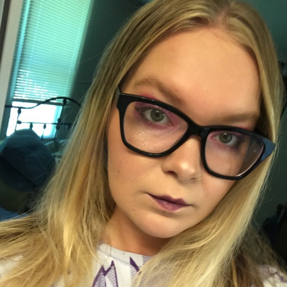 Meet your Posher, Isabel